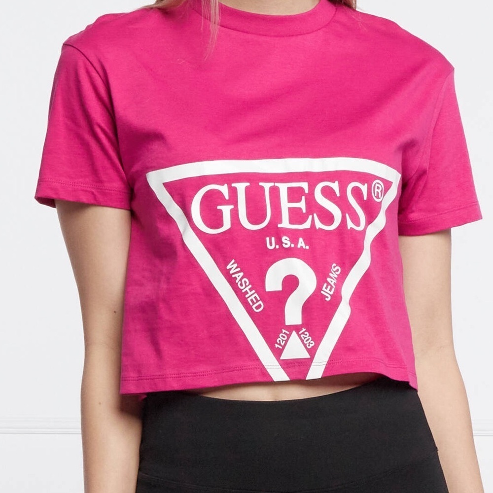 GUESS Women's Active Short Sleeve Oversized Logo Cropped T-Shirt
 Small